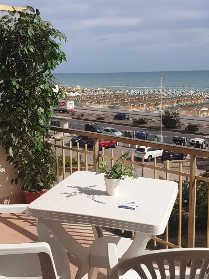 Il Mare Di Roma Apartment Lido di Ostia Eksteriør billede